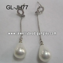 pendientes de perla de la cáscara de las mujeres de color de plata