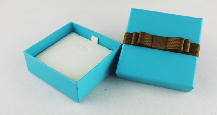 Tiffany Blue Paper Jewelry Box with Bowknot