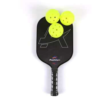 Raquetas y bolas de pickleball