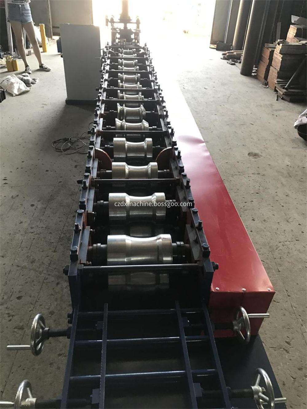 Color steel shutter door roll forming machine