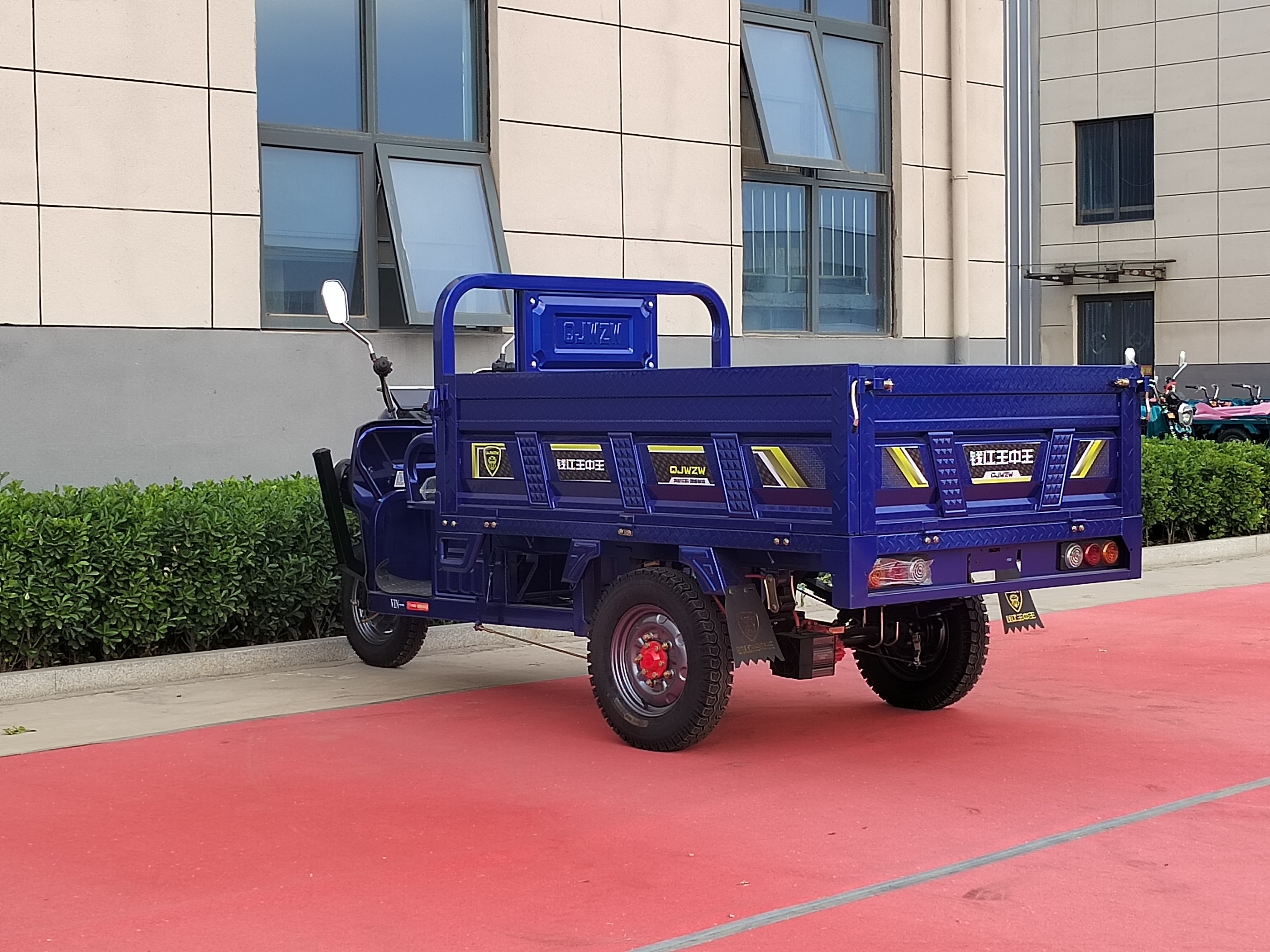 The third-generation Luba 180 electric vehicle The third-generation Luba 180 electric vehicle