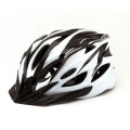 Велосипедный шлем на велосипедном шлеме