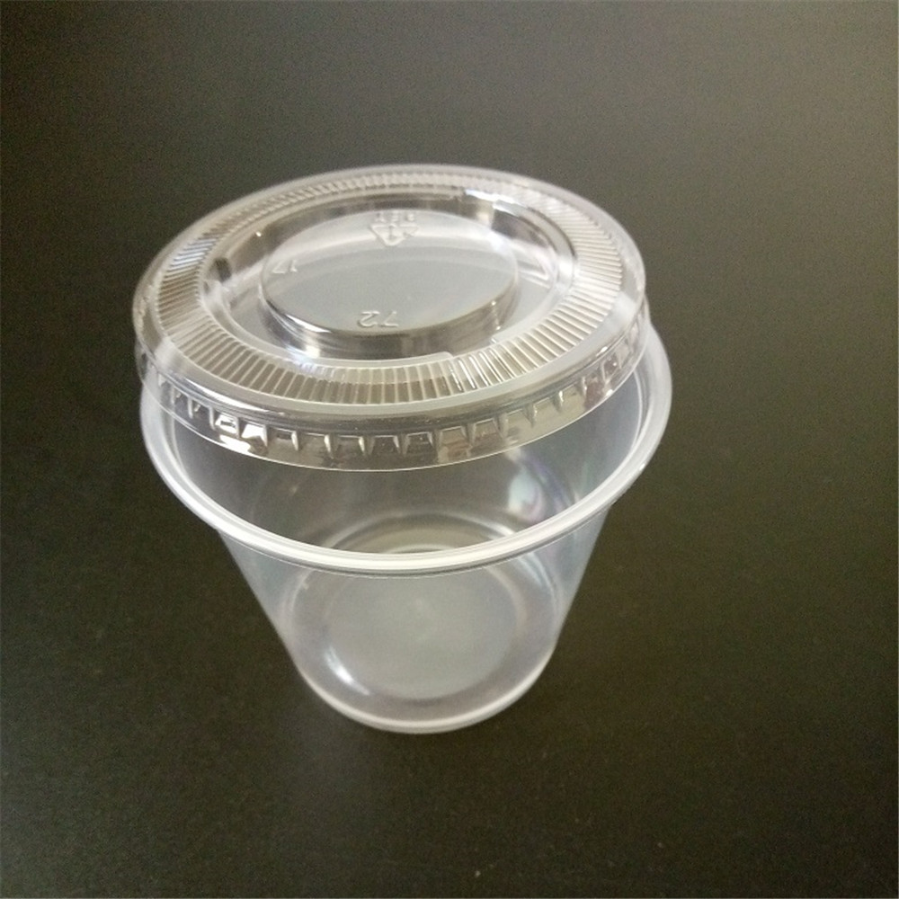 5.5oz sauce container with lid