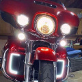 Декоративная лампа на мотоцикле три в одном сигнале поворота