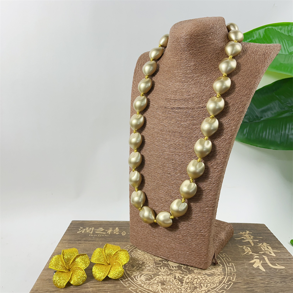 kukui nut lei KN-jn061_0022 kukui nut lei KN-jn061_0022