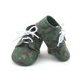 Venda por atacado de sapatos Oxford para bebê com camuflagem extravagante