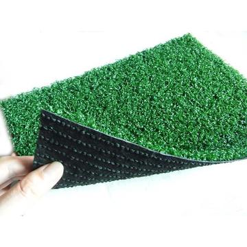 Herbe artificielle de 32mm pour la cour