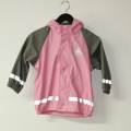 Chaqueta de lluvia reflexiva de color rosa sólido para niños / bebé