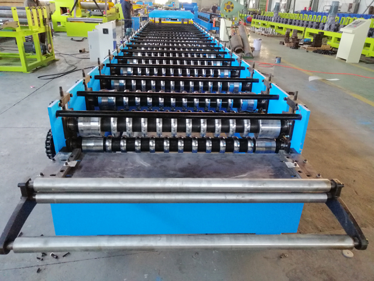 corrugated steel forming machine