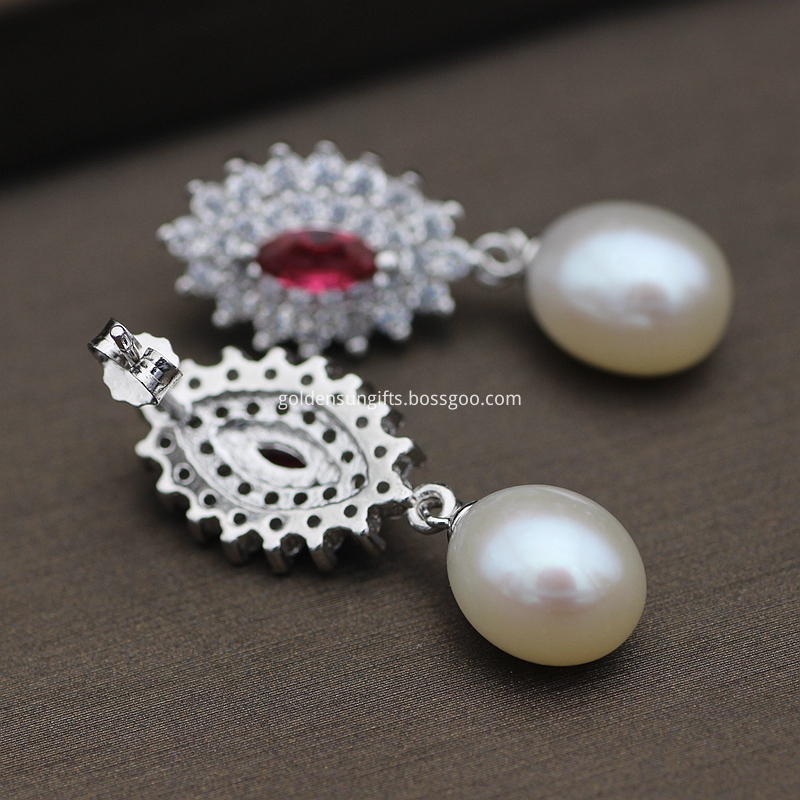 Pearl Eardrop