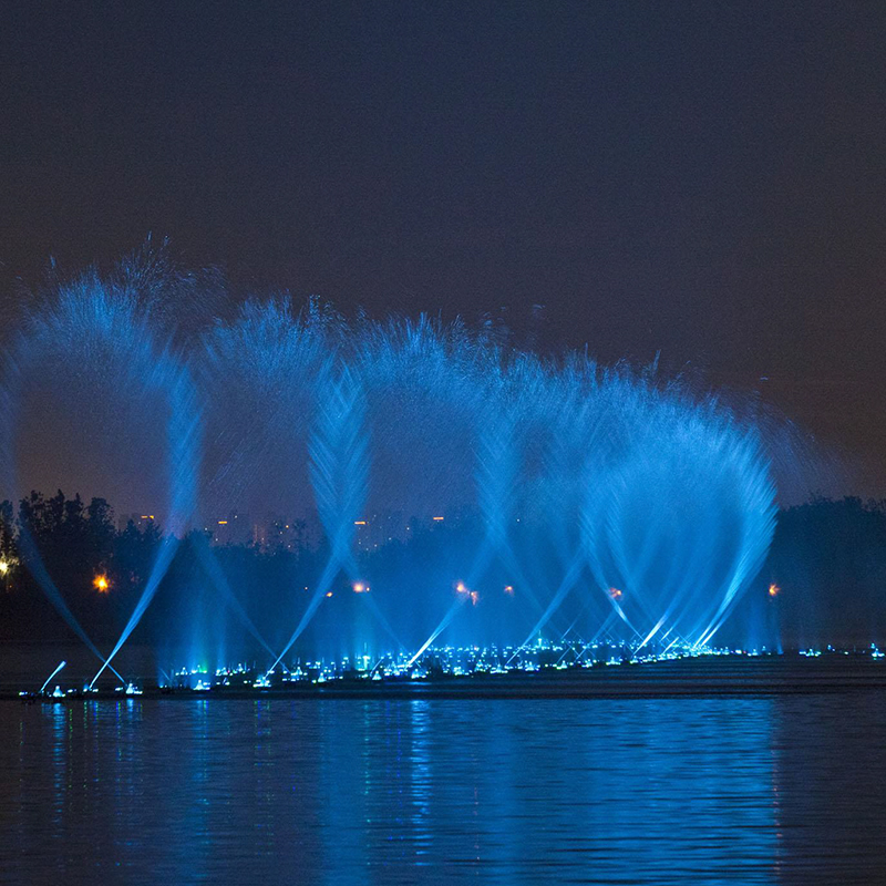 large outdoor water fountains