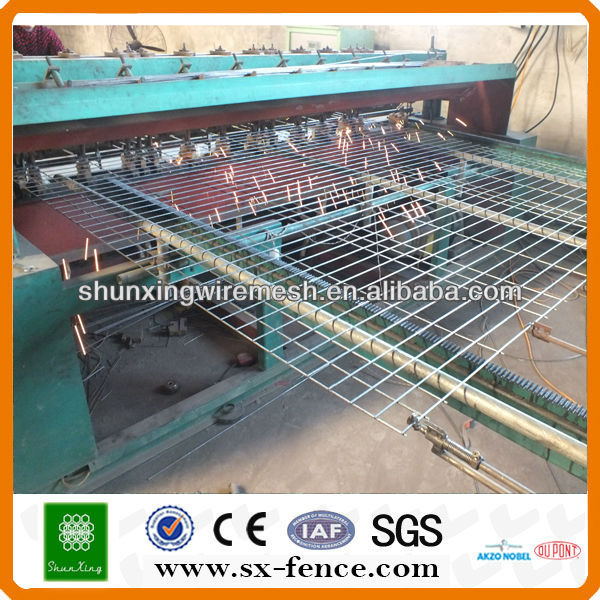 welding wire mesh fence.jpg