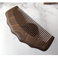 Простая и элегантная деревянная расческа ручной работы