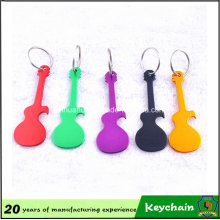 Pequeña guitarra Keychain del abrelatas