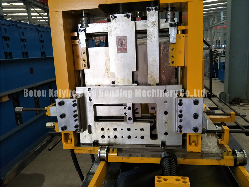 Constructure CZ Purlin Machine