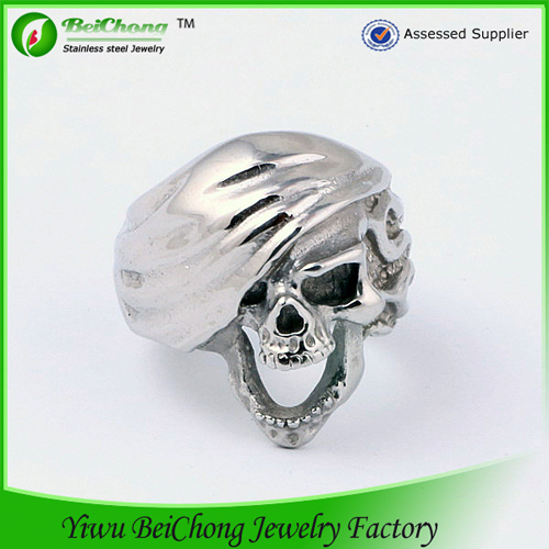 Skeleton Hand Ring