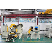 Straightener Machine Whic Make Material Feeding