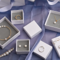 White Texture Jewelry Set Gift Box