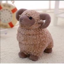 Simulation de petits jouets en peluche de mouton