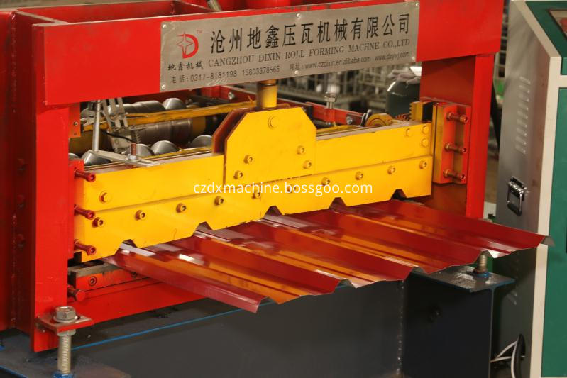 Trapezoidal roll forming machine