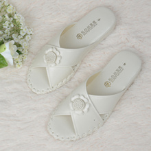 Lady Indoor Slippers Anti Skidding Comfortable Healthy Slippers