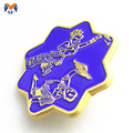 Neues Design Glitzer Metall Blume Emaille Pin Abzeichen