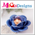 Atractiva flor azul en forma de titular de la vela para la decoración del hogar