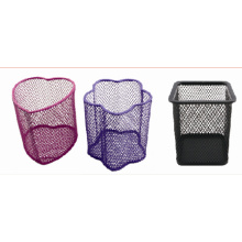 Wire mesh pen holder