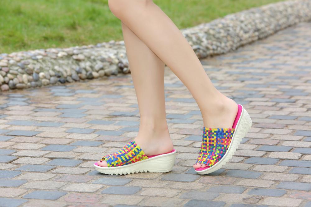 Classic Style Woven Slippers