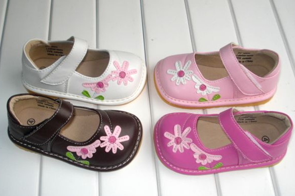 White Pink Daisy Flower Baby Toddler Girl Shoes Velcro Squeaky Shoes