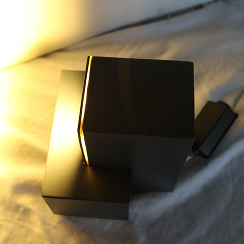 Indoor Aluminium Bedside Wall Lamp for Hotel Project Lamp