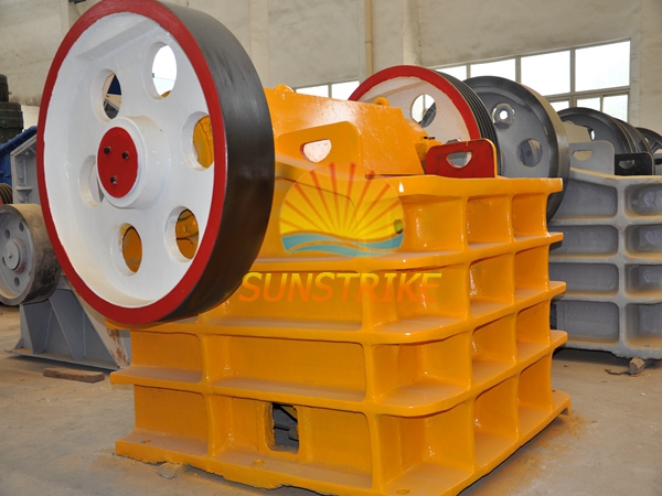 Mineral Crushing Equipment Rock Crusher/Jaw Crusher for Rock