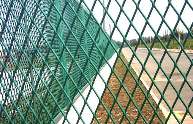 PVC Coated Expanded Wire Mesh Fence