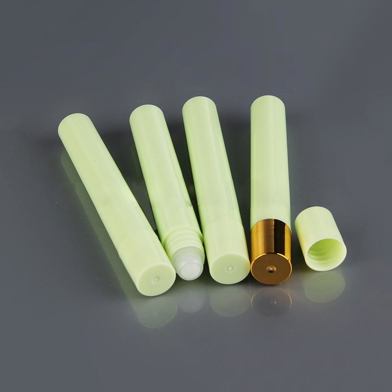 Plastic Attar Roll on (NRB04)