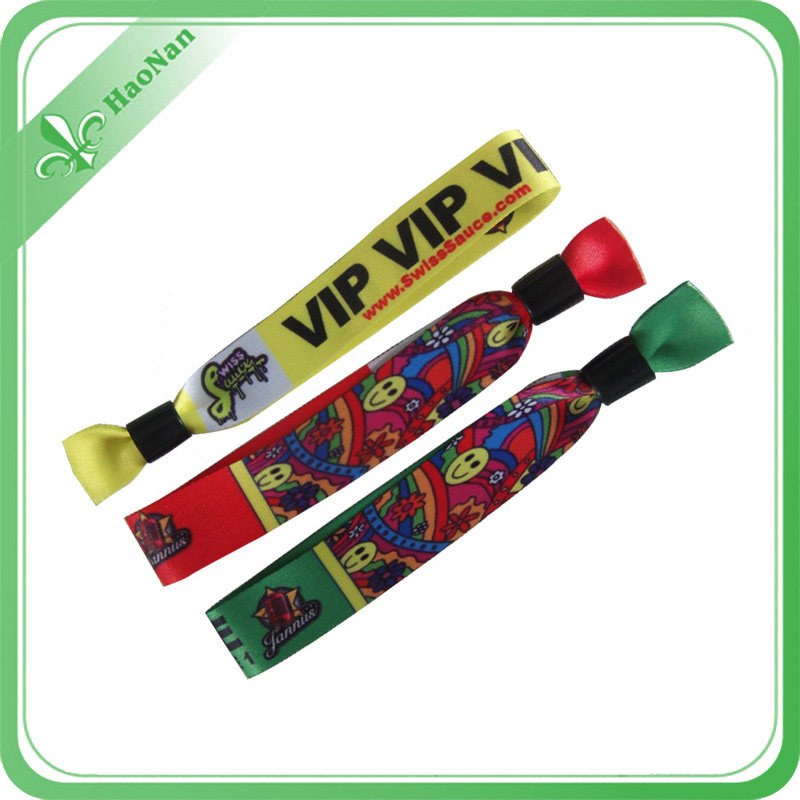 Customized 2016 New Style Promotion Gift Fabric Wristband