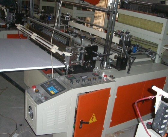 Heat Sealing Cold Cutting Rolling Bag-Making Machine