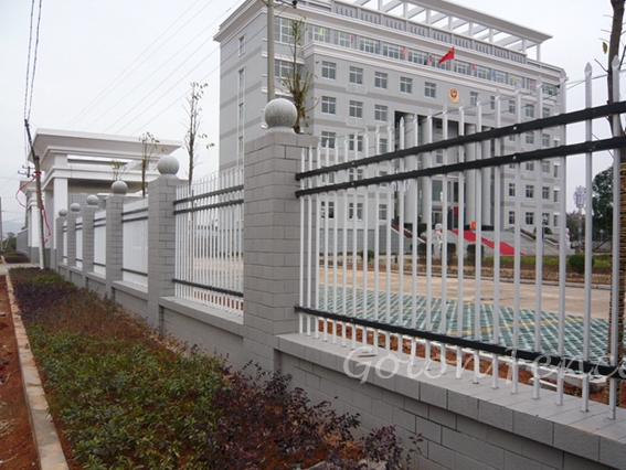 Galvanized Coated Decorative Garden Border Fence