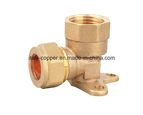 15mm Brass Forged Compression End Wall Pallet Elbow with Two Legs (AV7012)