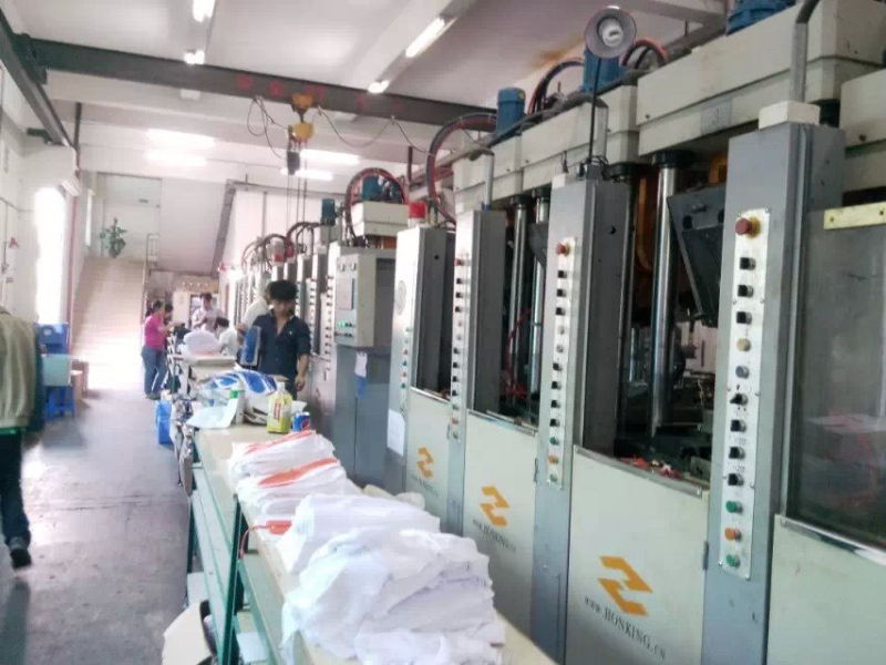 TPU. PVC. TR 2/4 Station 2 Screw Soles Making Machine