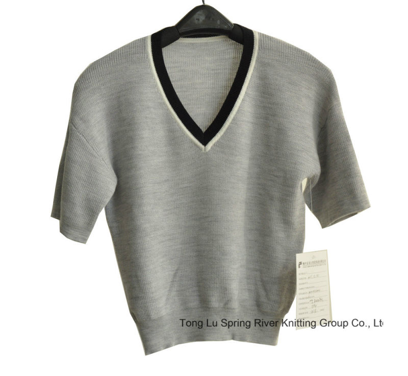 100%Merino Ladies V-Neck Knit Cropped Sweater