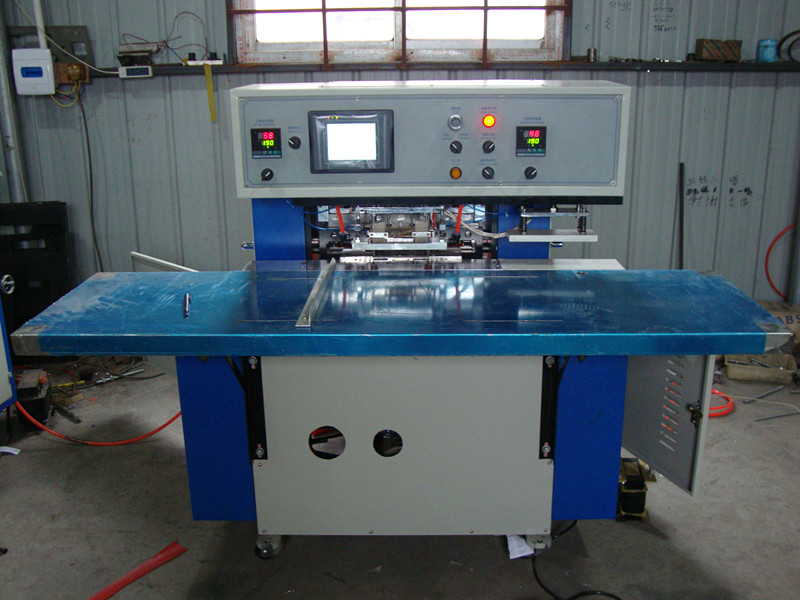 Soft Handle Sealing Bag Making Machine