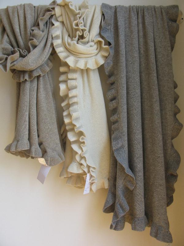 100% Cashmere Raffly Scarf