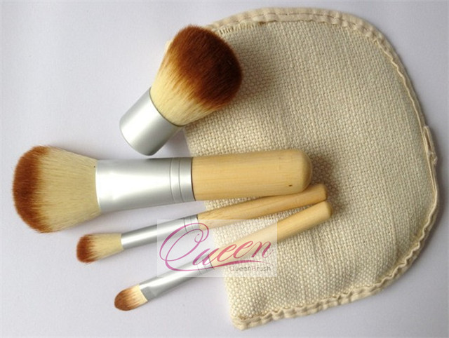 Bamboo Kabuki Brush 4PCS Makeup Brush Set with Bag