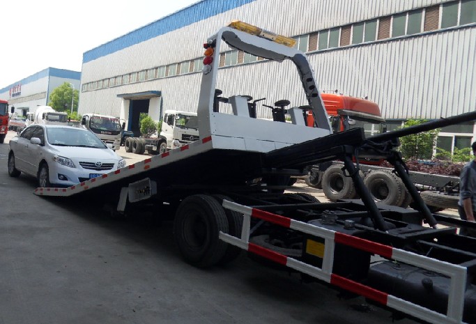 Isuzu 5tons Towing Truck Flatbed Wrecker Truck for Sale