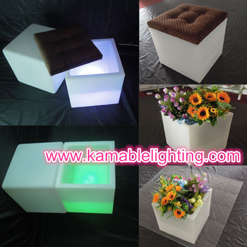 LED Cube with Cushion (B005)