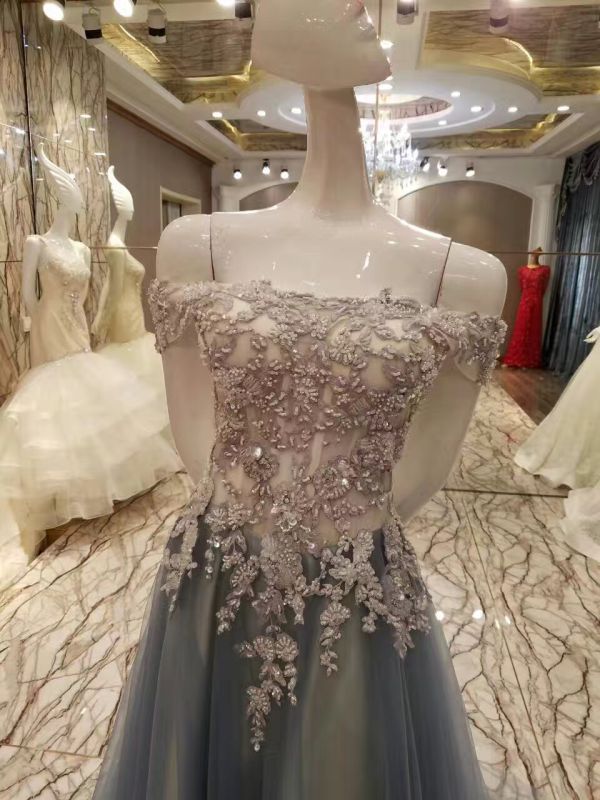 Kebaya New Design Fitting Wedding Dress