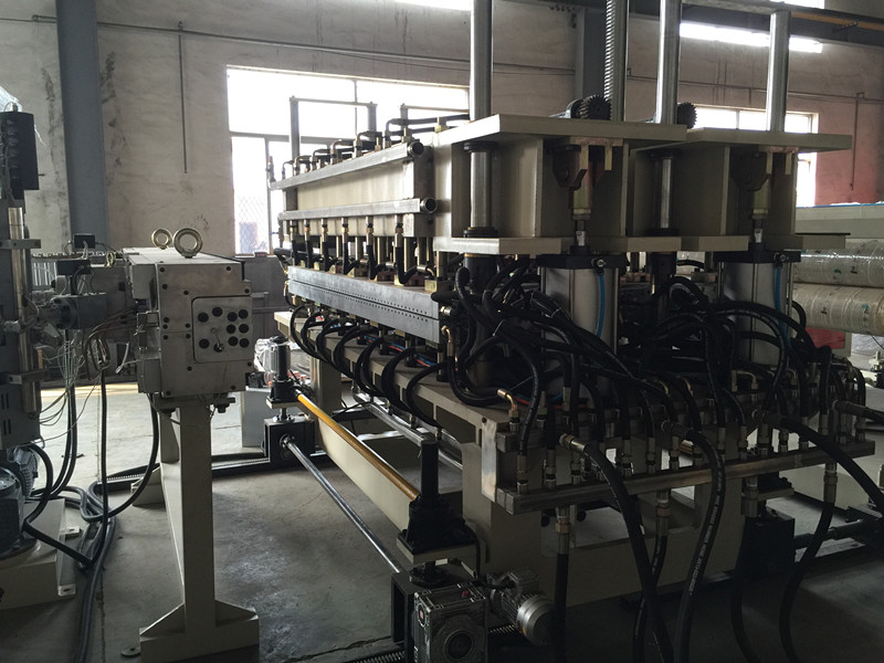 High Quality PC Hollow Sheet Making Machine