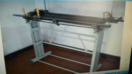 Mn Hand Driven Flat Knitting Machine