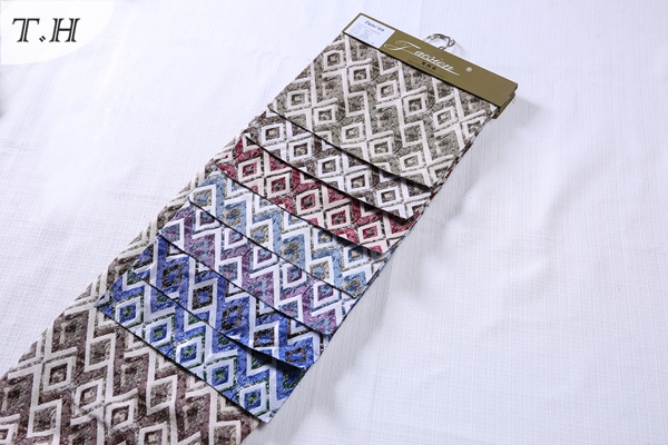 Colorful Diamond Pattern 100% Polyester Jacquard Sofa Fabric