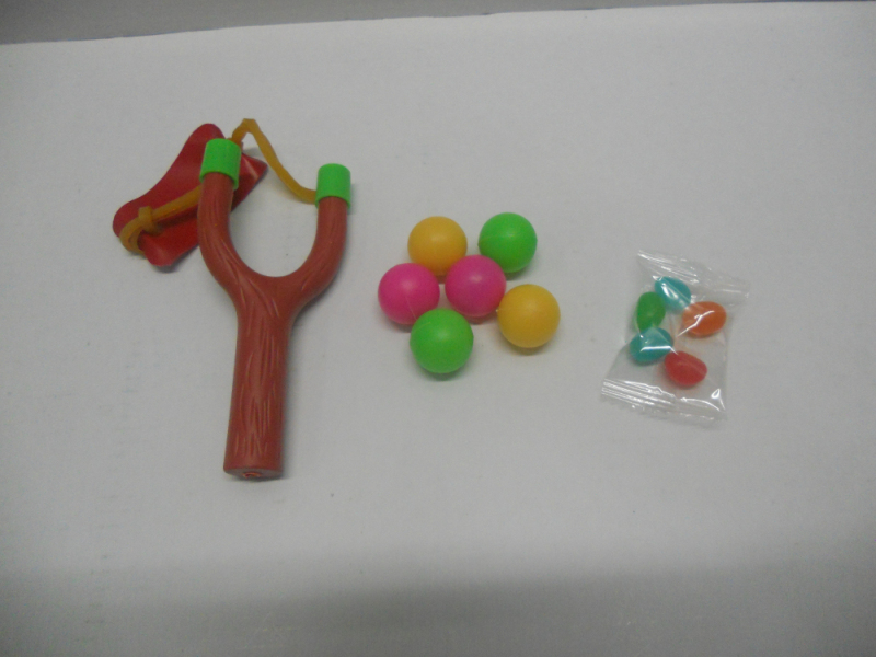 Plastic Wooden Slingshot Archery Game Toy with Candy